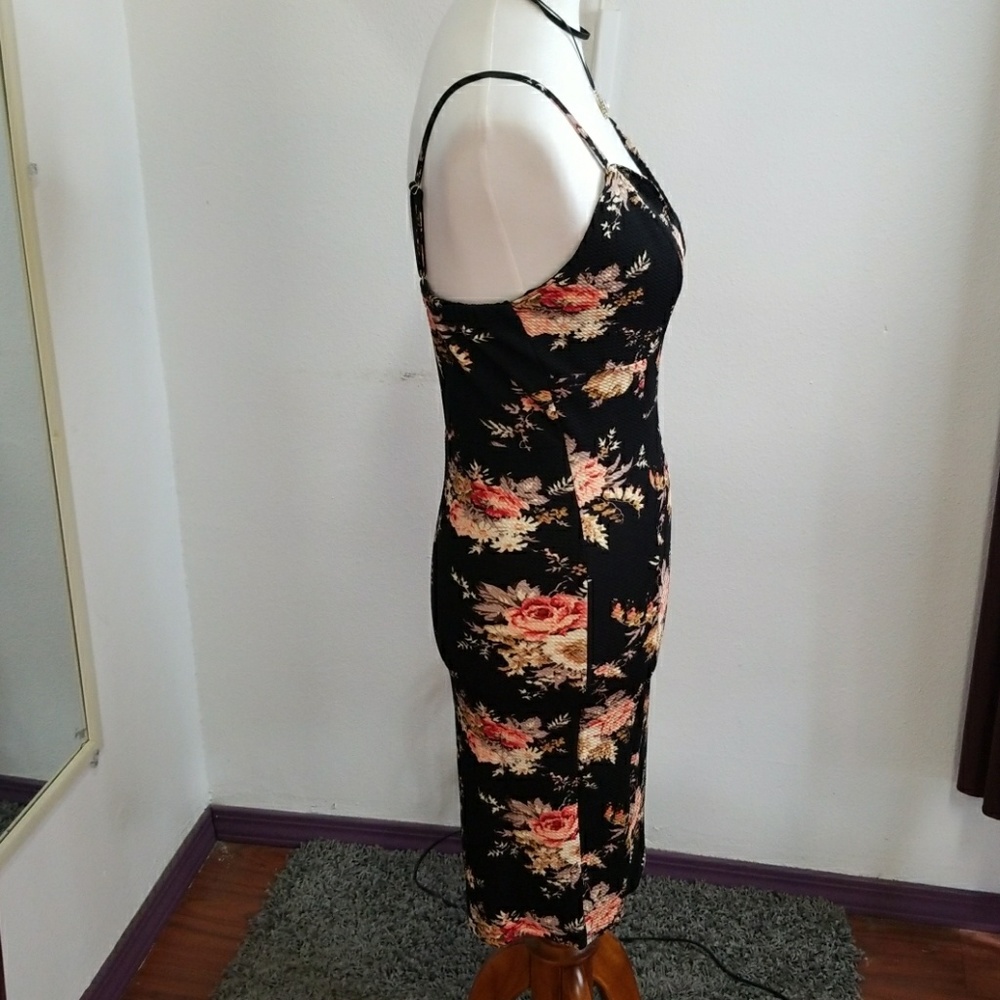 Black with peach floral dress - Picture 4 of 16